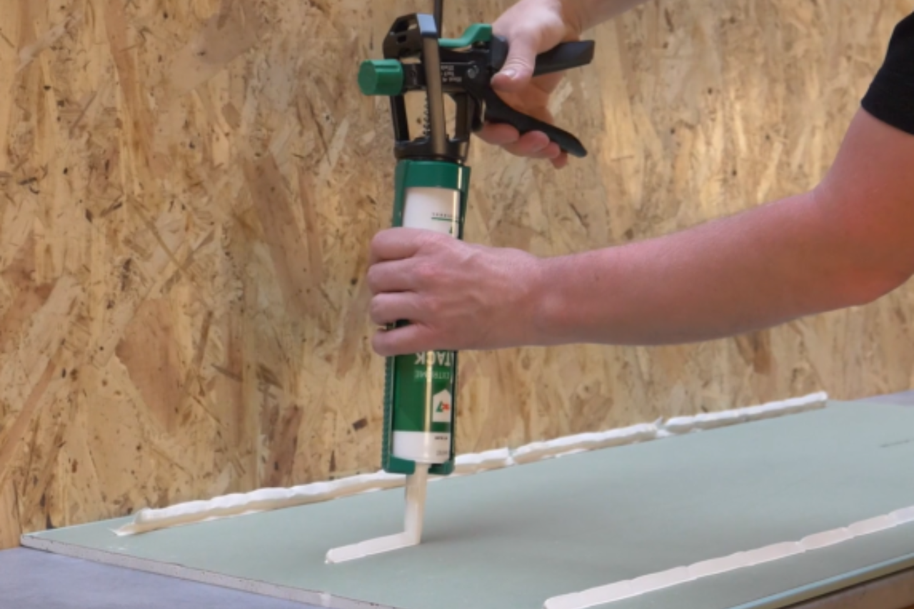 Tec7 Multigun Cartridge Gun with Adjustable Power Transmission - Euromotive Energy Ltd