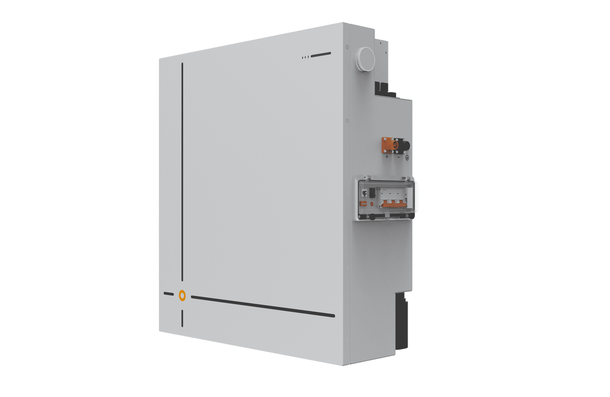 Pytes V16 with integrated DC breaker and emergency stop